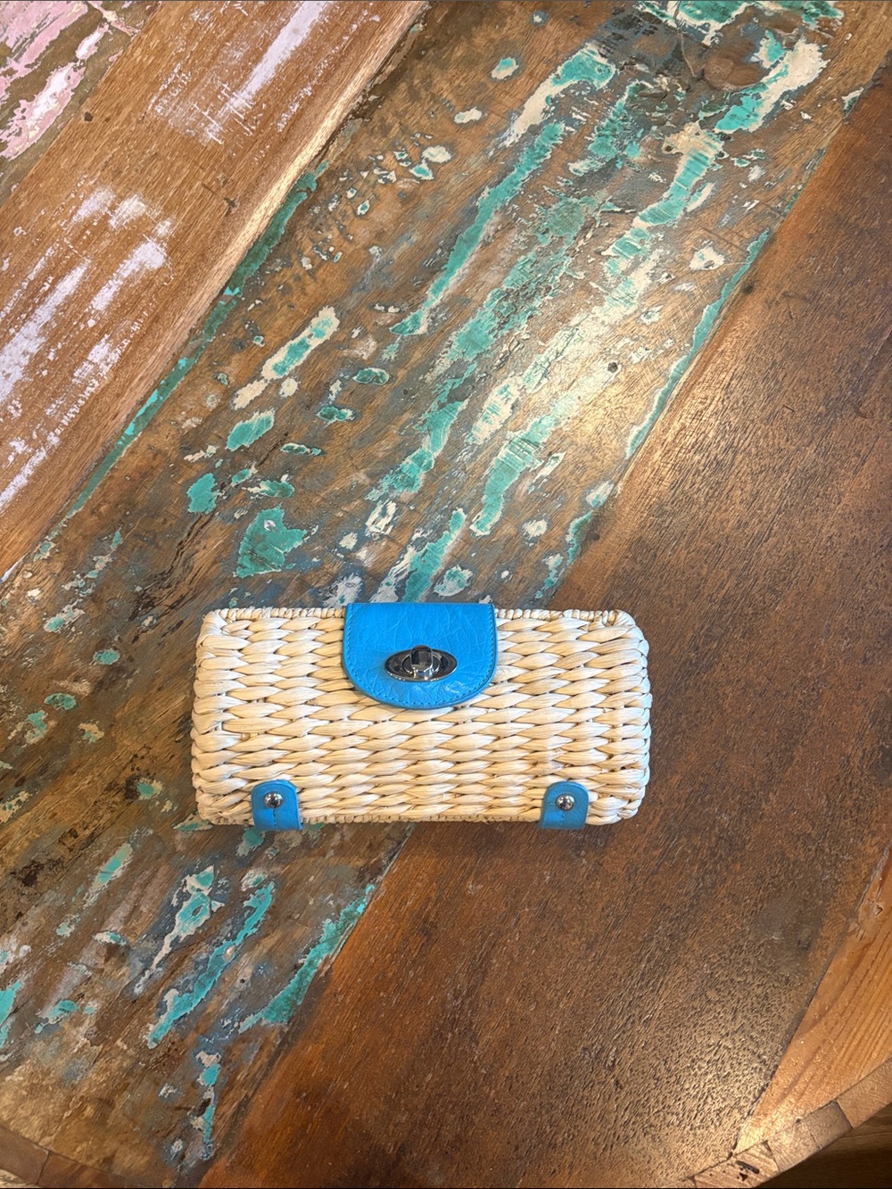Kelly & Katie Natural Straw Clutch with Turquoise Trim